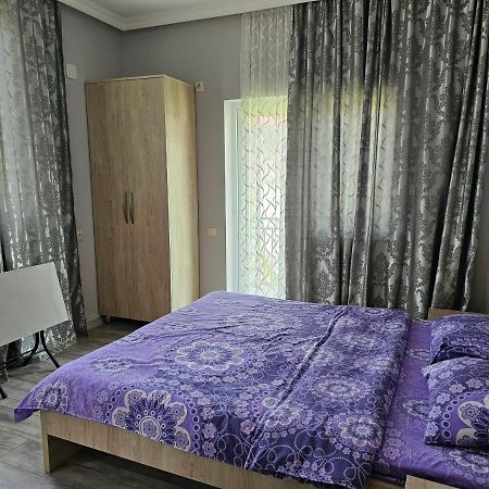 Tete Guest House バトゥーミ エクステリア 写真
