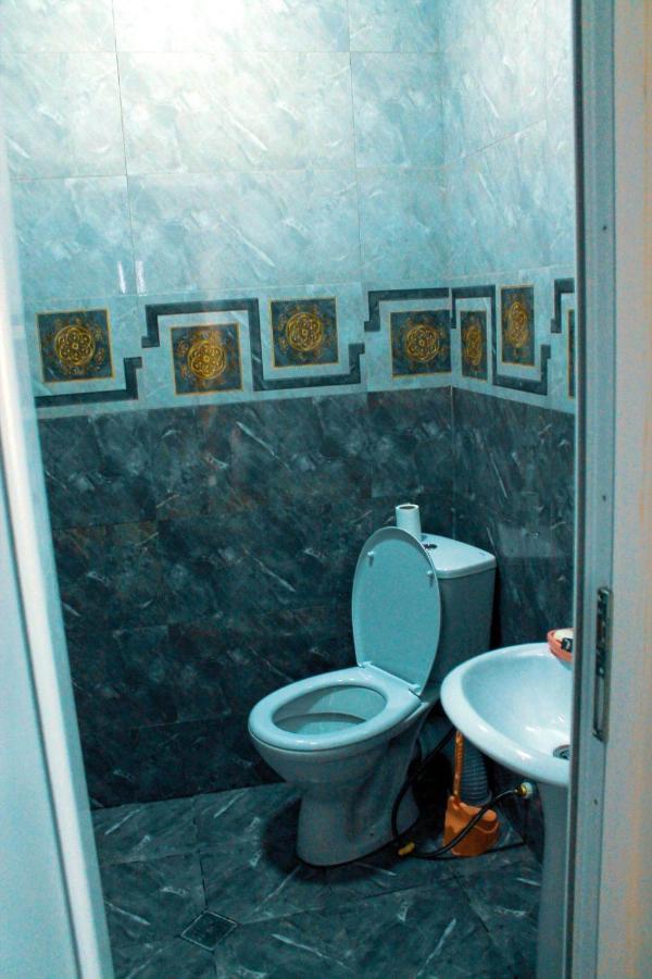Tete Guest House バトゥーミ エクステリア 写真