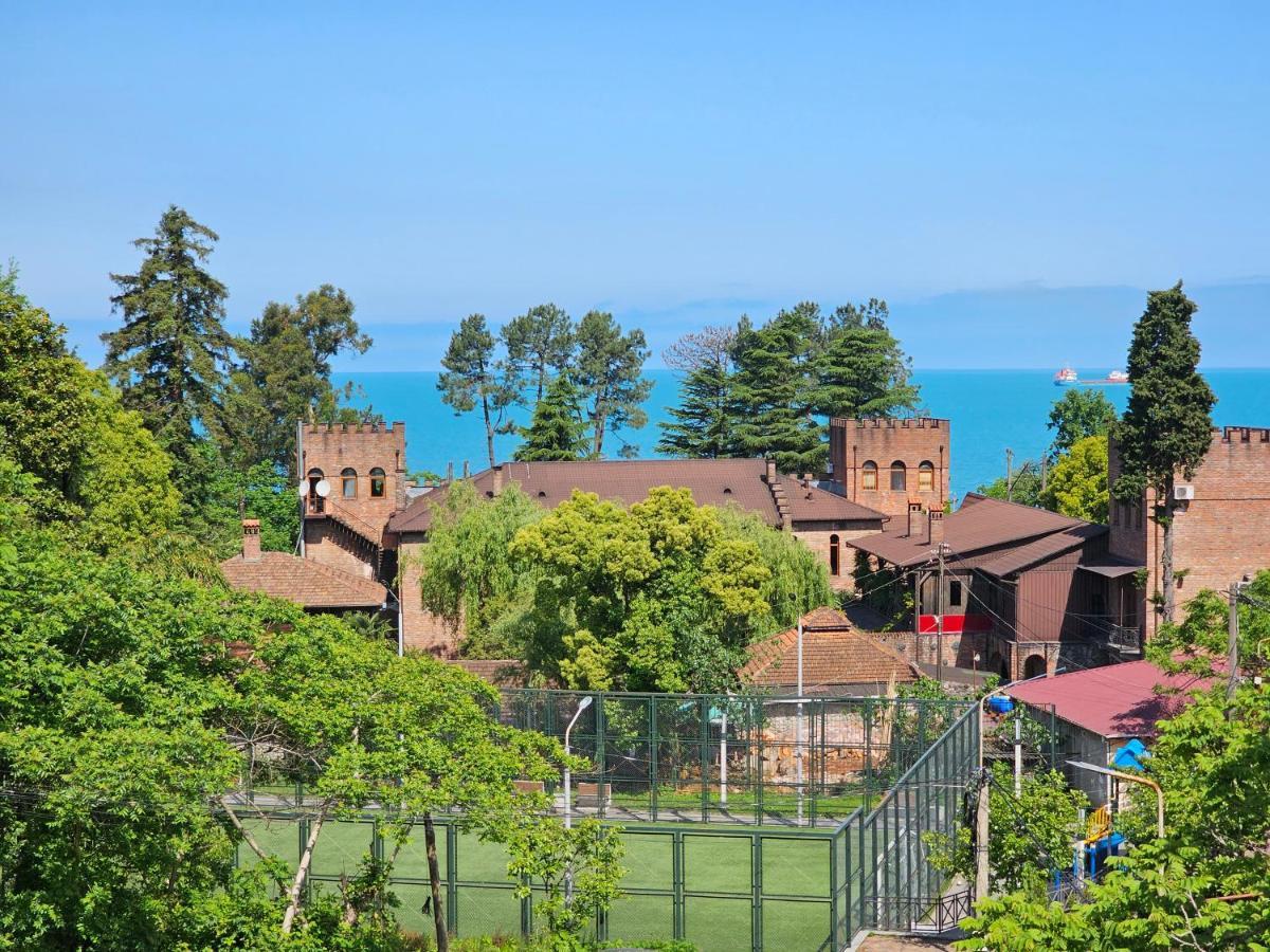 Tete Guest House バトゥーミ エクステリア 写真