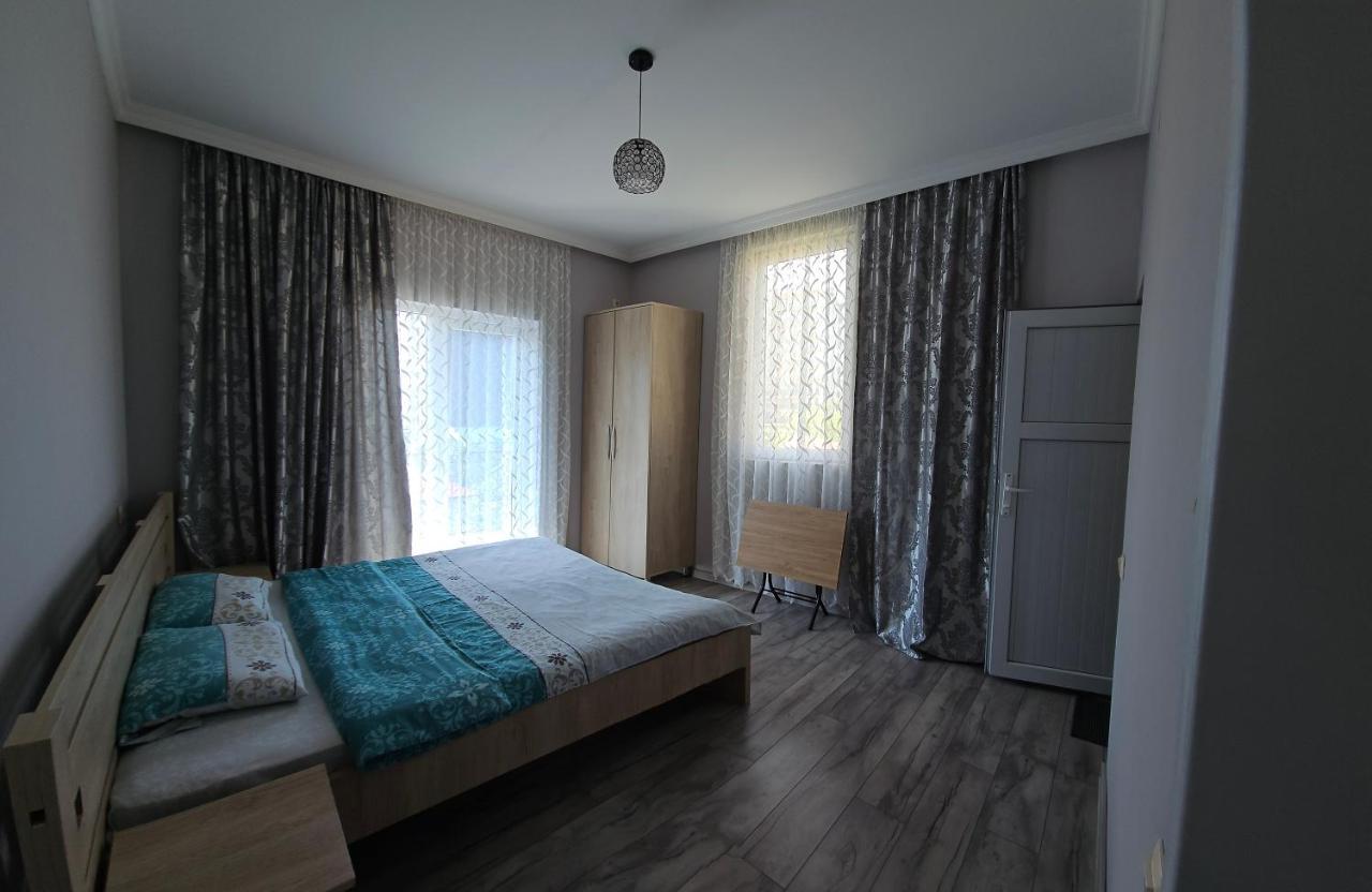 Tete Guest House バトゥーミ 部屋 写真